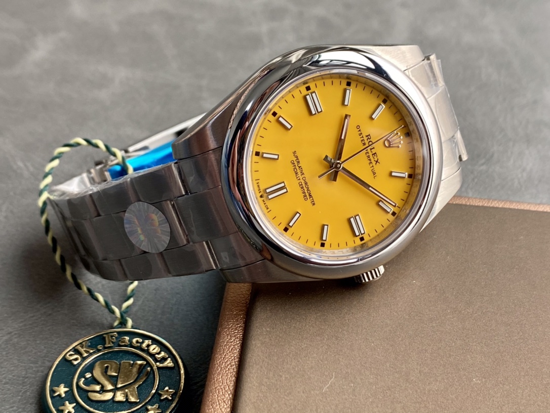 Rolex Oyster Perpetual m124300-0004